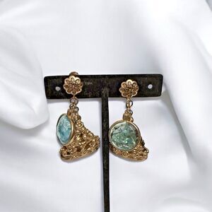 Vintage Accessocraft NYC Blue Cameo Dangle Earrings Goldtone Screwback Signed